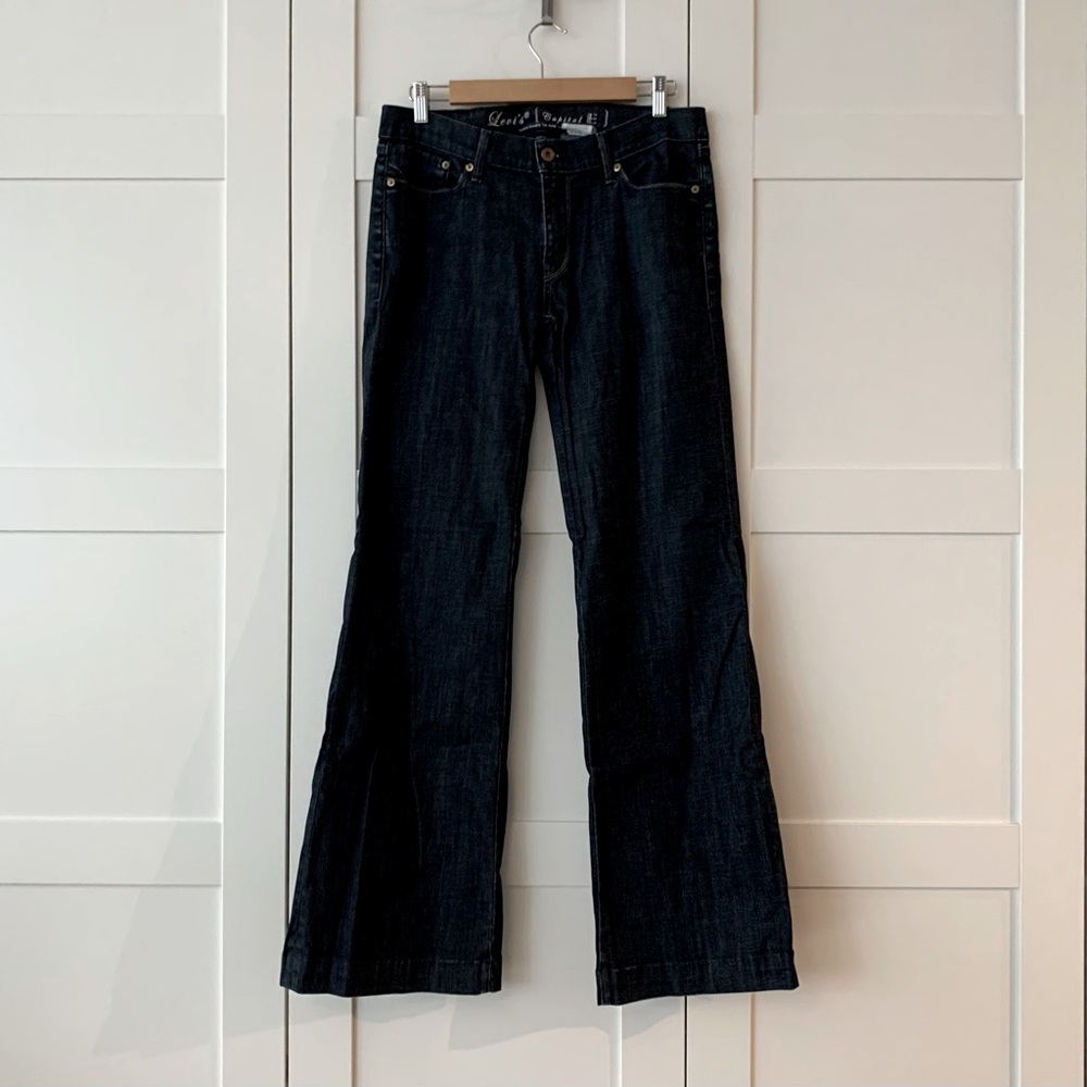 Levi's Bootleg Cut Jeans
